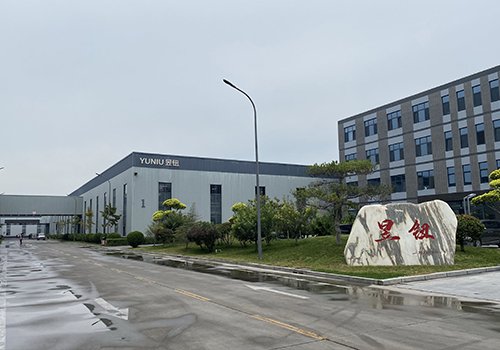 The largest fiberglass mesh production line in North China